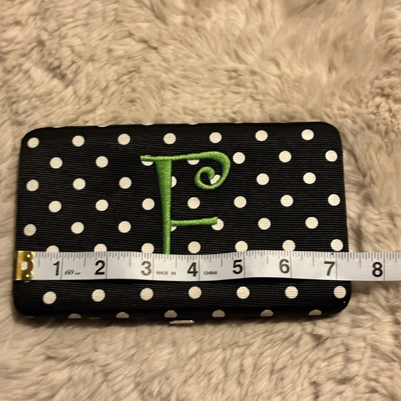 hinged wallet, dots with F initial - Picture 4 of 5